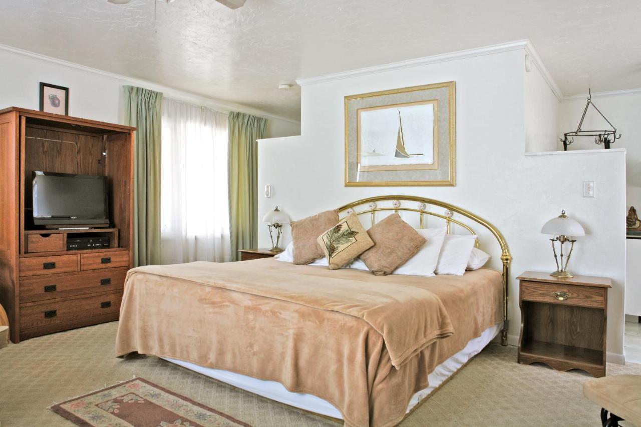 | Peninsula Park-View Resort