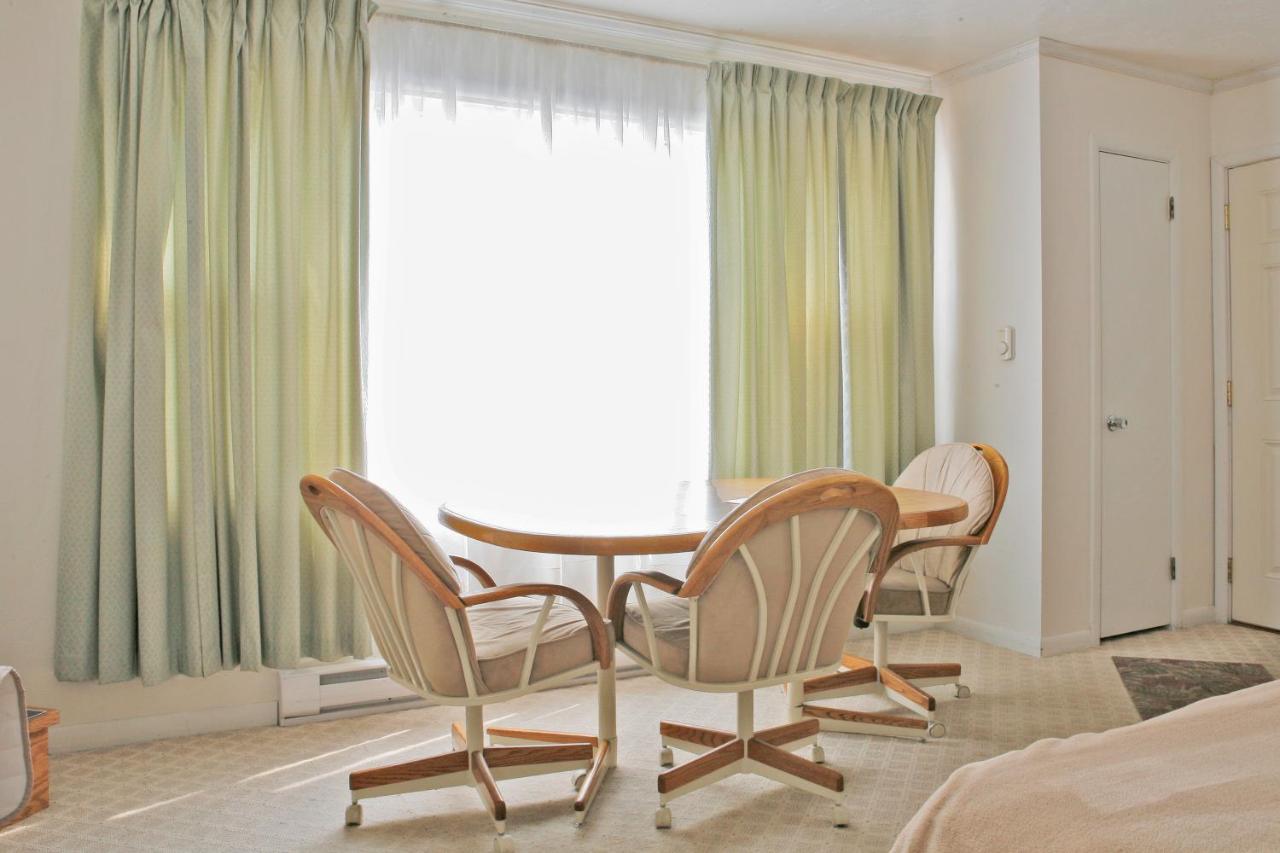| Peninsula Park-View Resort