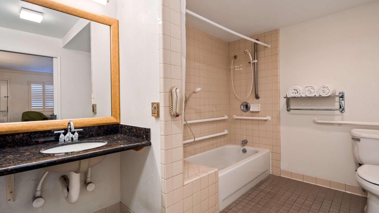 Best Western Plus Humboldt Bay Inn