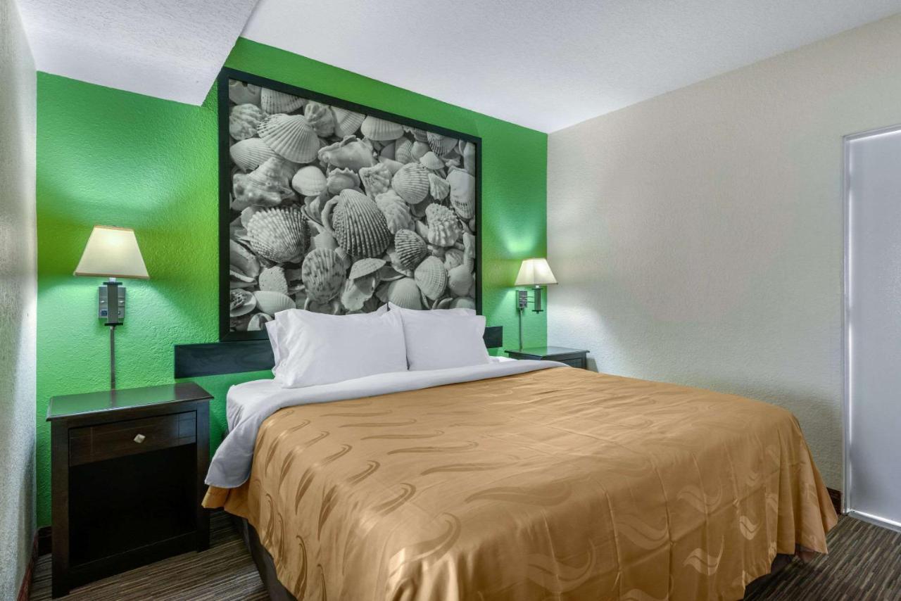 One King and Two Queen Beds with Ocean View at Quality Inn Daytona Beach Oceanfront