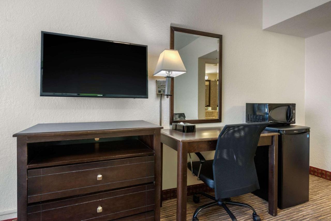 Double Room with Two Double Beds and Ocean View - Non-Smoking at Quality Inn Daytona Beach Oceanfront