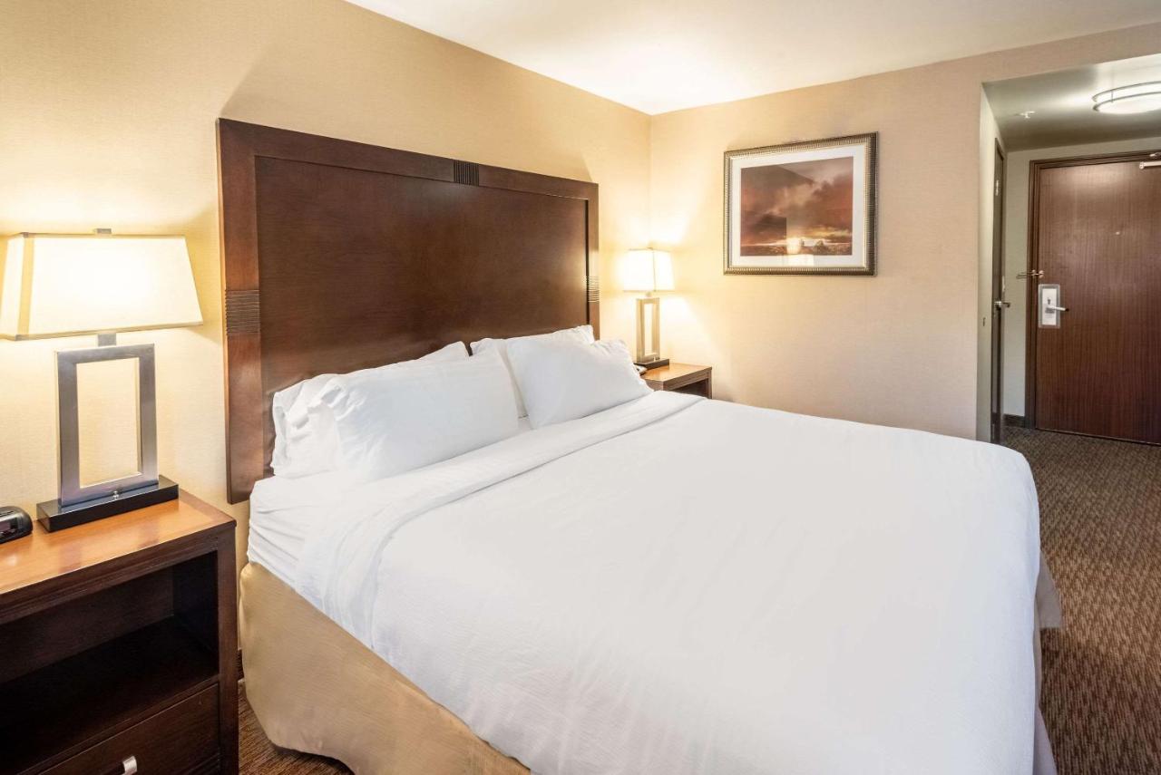 King Room - Mobility Accessible/Non-Smoking at Holiday Inn Frisco by IHG
