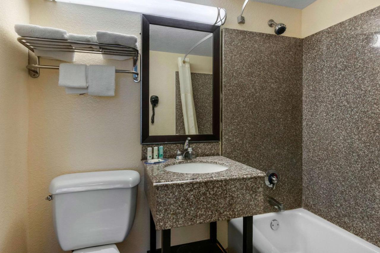 King Room with Ocean View at Quality Inn Daytona Beach Oceanfront