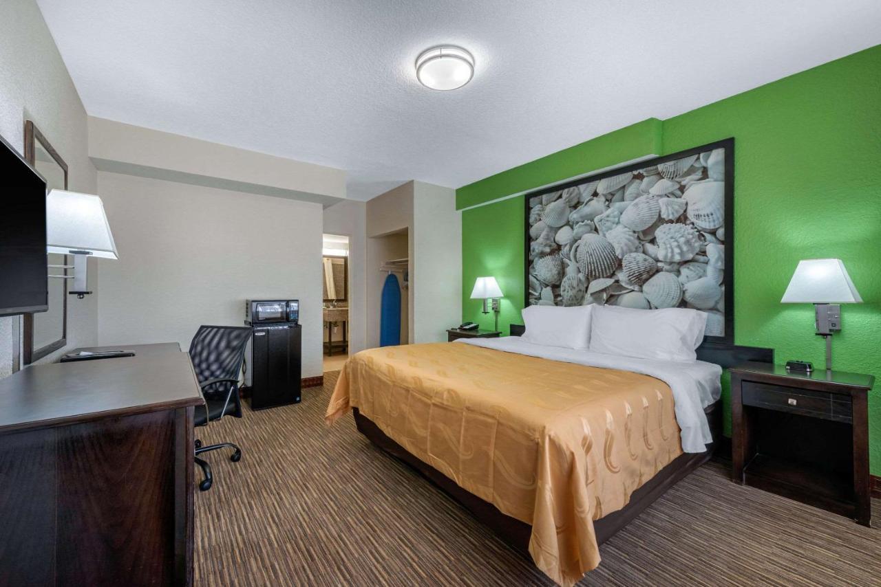 King Room - Accessible/Non-Smoking at Quality Inn Daytona Beach Oceanfront