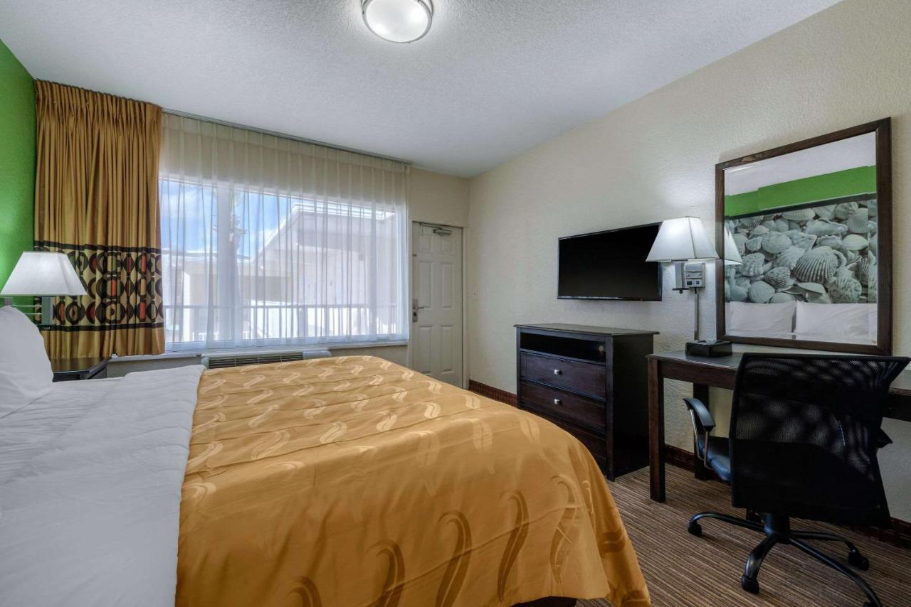 King Room - Accessible/Non-Smoking at Quality Inn Daytona Beach Oceanfront