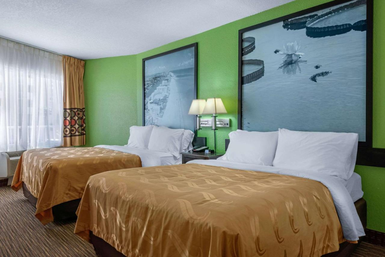 Double Room with Two Double Beds - Partial Ocean View at Quality Inn Daytona Beach Oceanfront