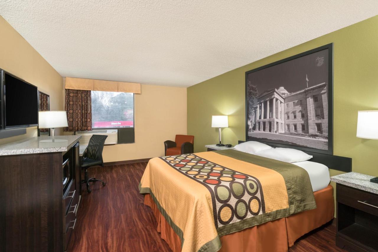 Queen Room - Mobility Access/Non-Smoking at Super 8 by Wyndham Raleigh North East