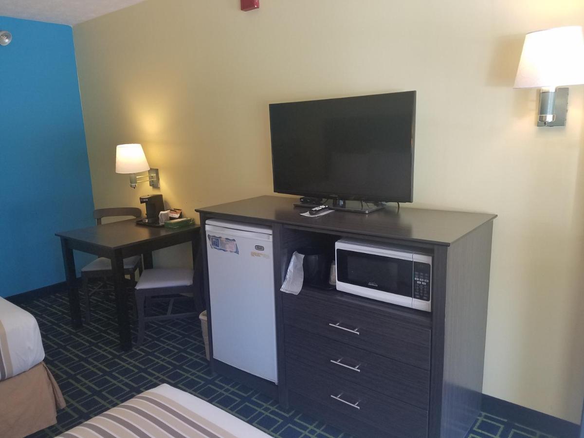 Double Room - Disability Access at Meriwether Country Inn