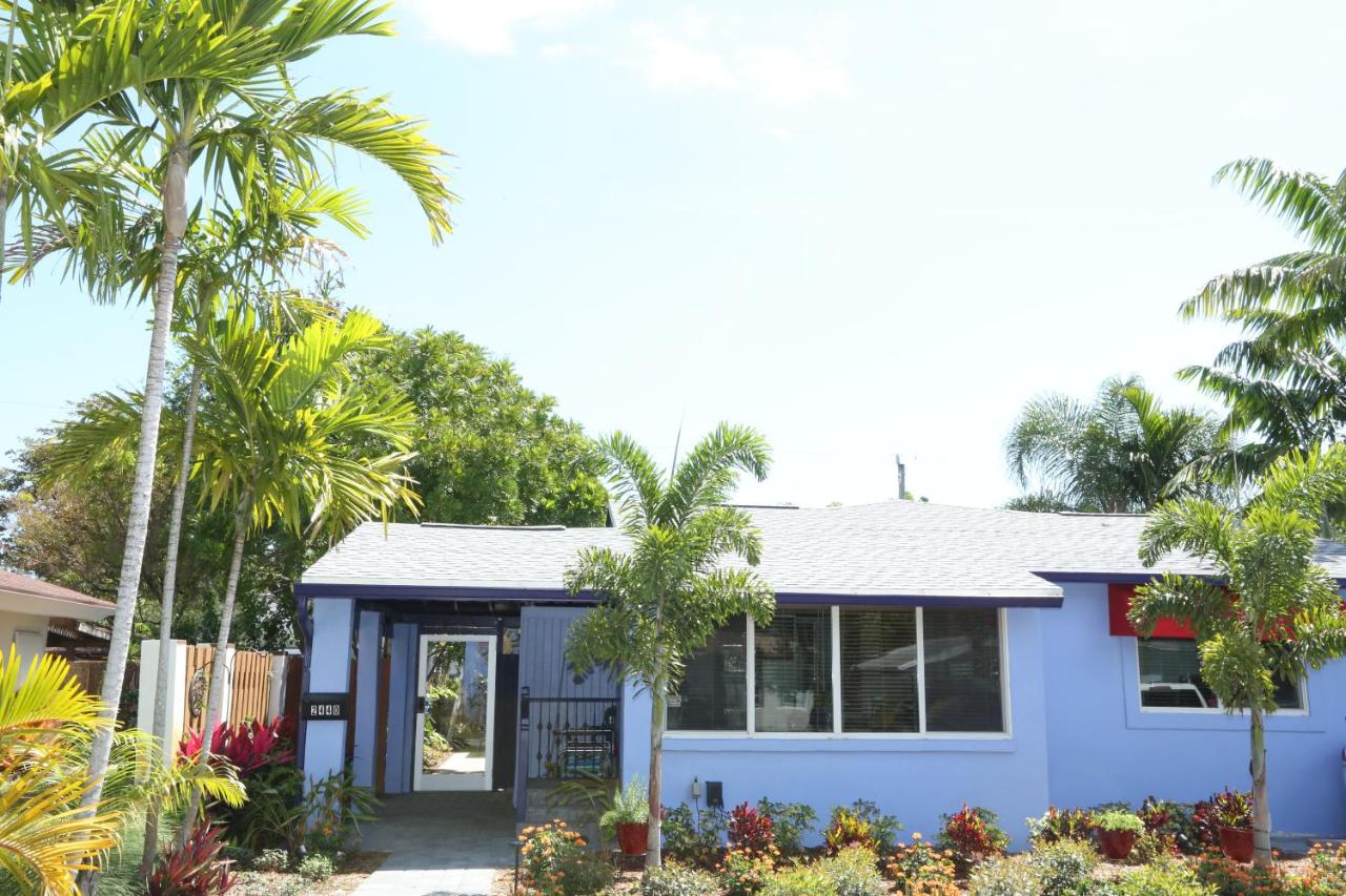 | Fantasy Island Inn, Caters to Men