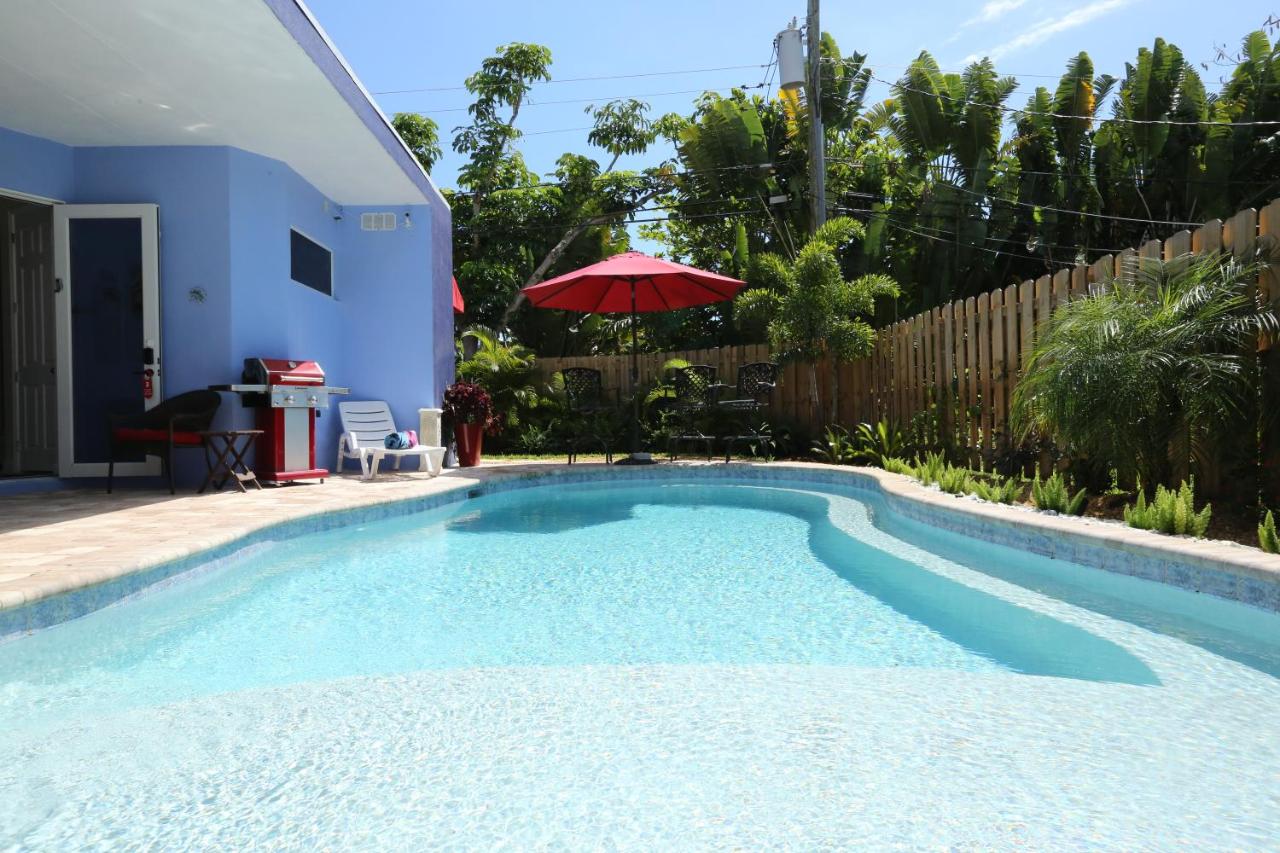 | Fantasy Island Inn, Caters to Men