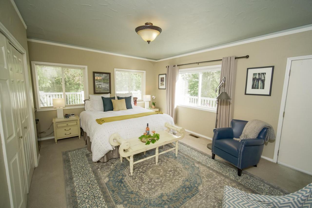 | Warm Springs Inn & Winery
