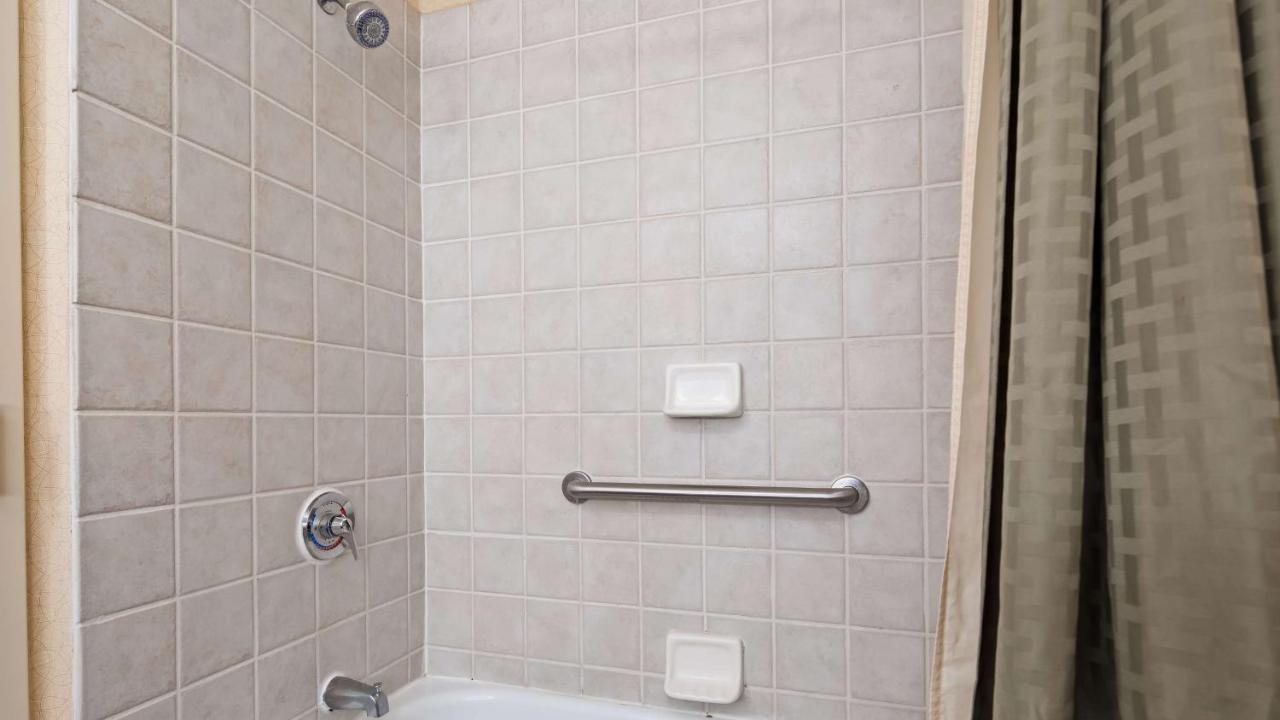  | Best Western Plus Hannaford Inn & Suites