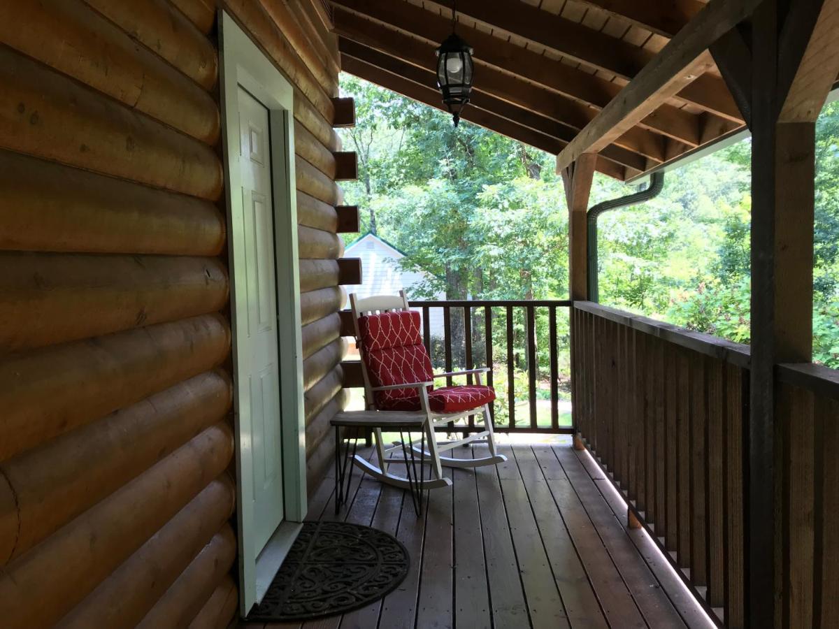 Deluxe Queen Suite at Barefoot Hills