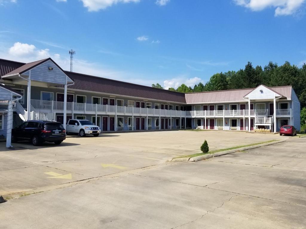 | Oak Tree Inn Eupora