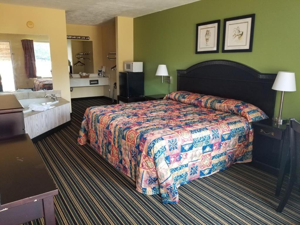  | Oak Tree Inn Eupora