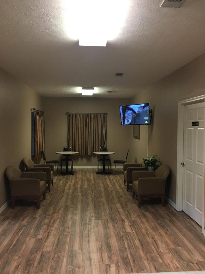  | Oak Tree Inn Eupora