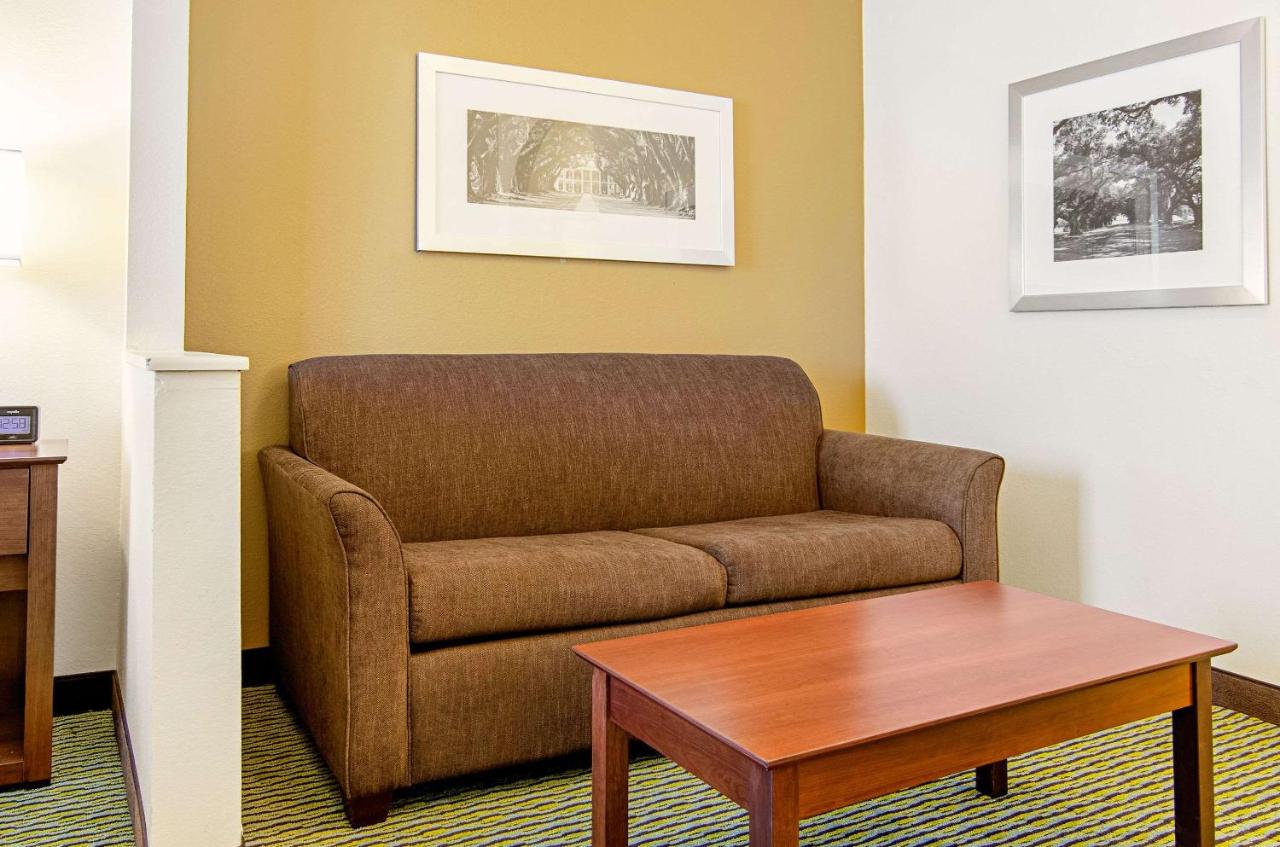 King Suite with Sofa Bed - Non-Smoking at Quality Inn & Suites Near Tanger Outlet Mall