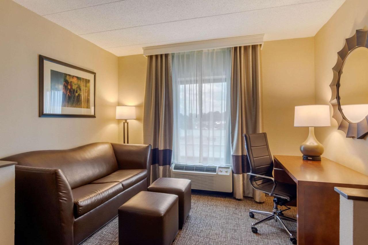 Standard King Room - Non-Smoking at Comfort Suites South Park