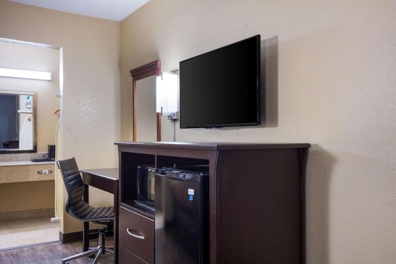 Double Room with Two Double Beds - Non-Smoking at Quality Inn Asheboro South