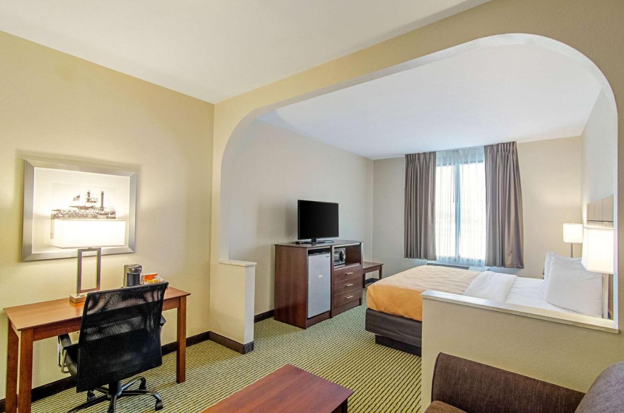 King Suite with Sofa Bed - Non-Smoking at Quality Inn & Suites Near Tanger Outlet Mall