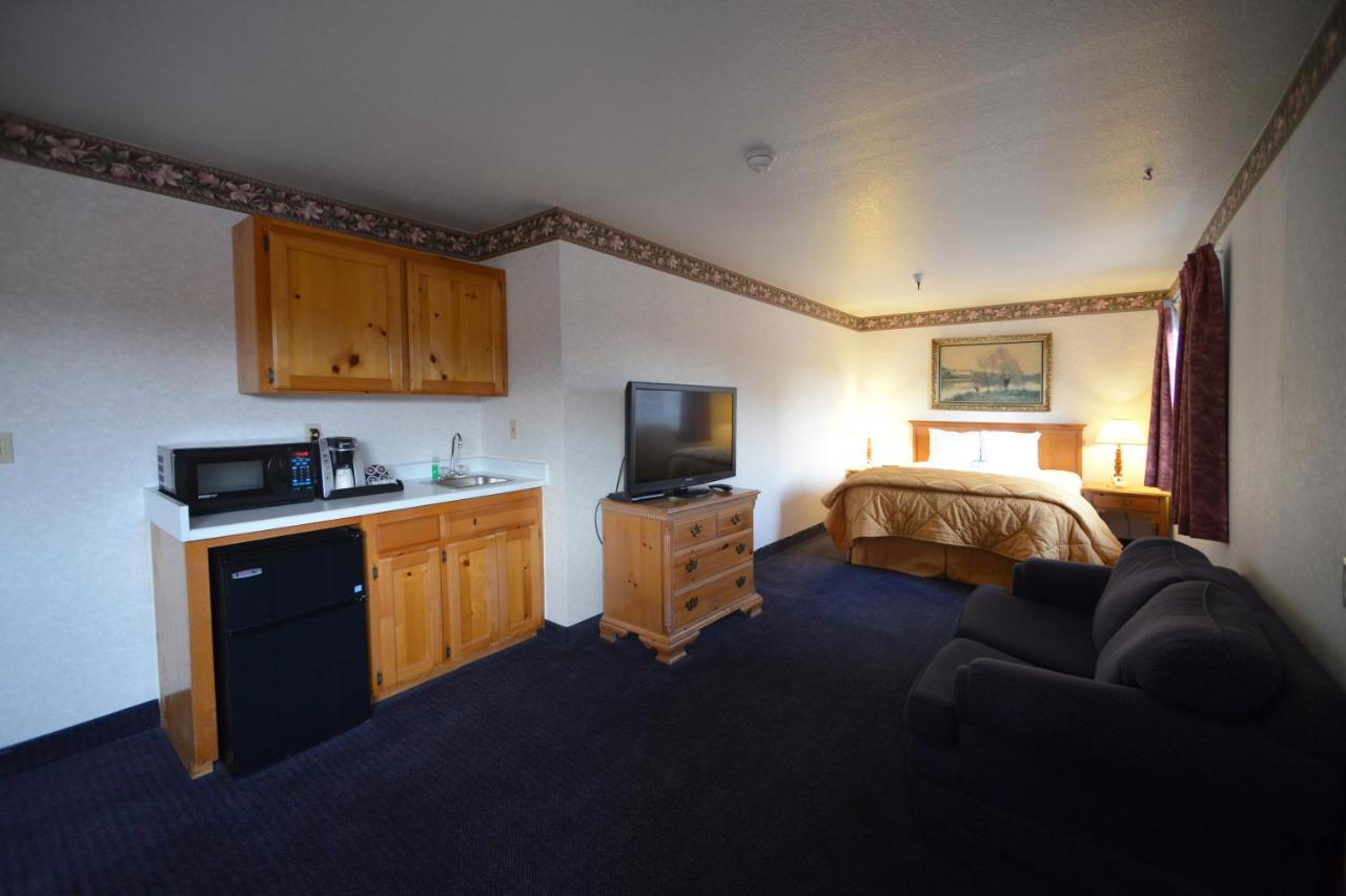 Standard Queen Room at Cherry Orchard Inn