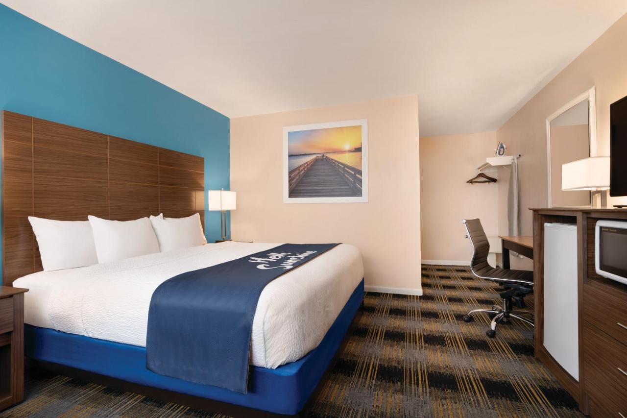 | Days Inn by Wyndham Middletown/Newport Area
