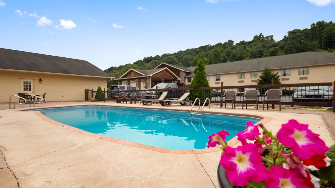 | SureStay Plus Hotel by Best Western Berkeley Springs