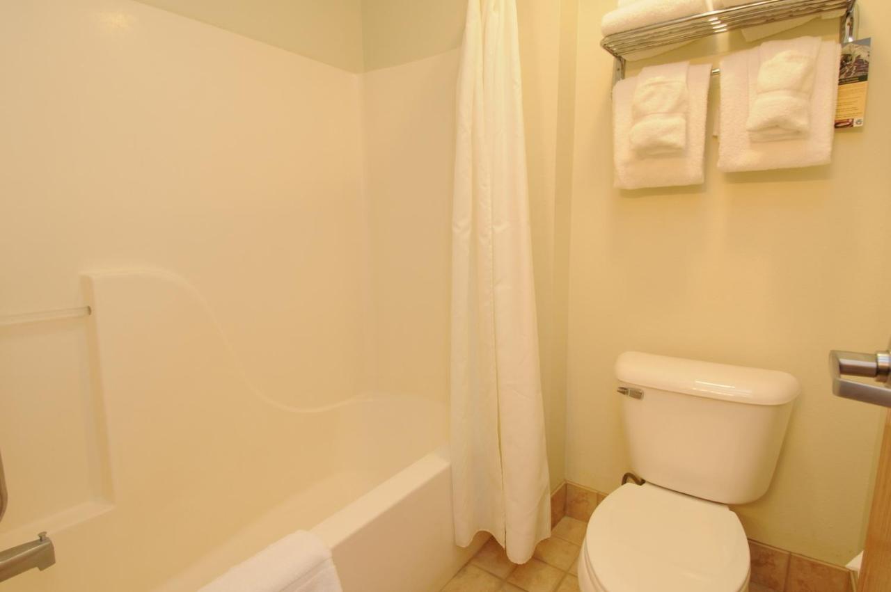 | Whitewater Inn