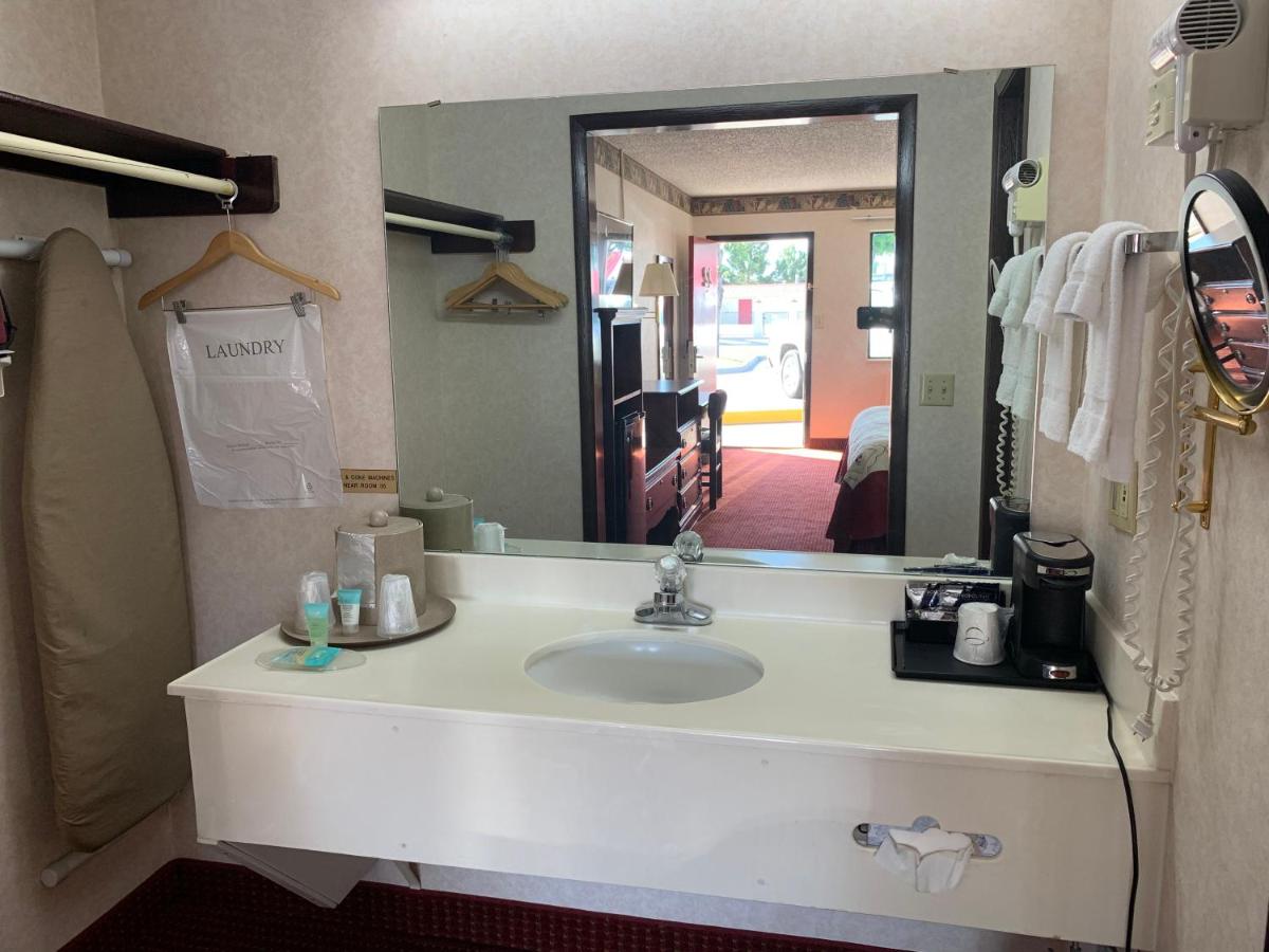 | Regency Inn