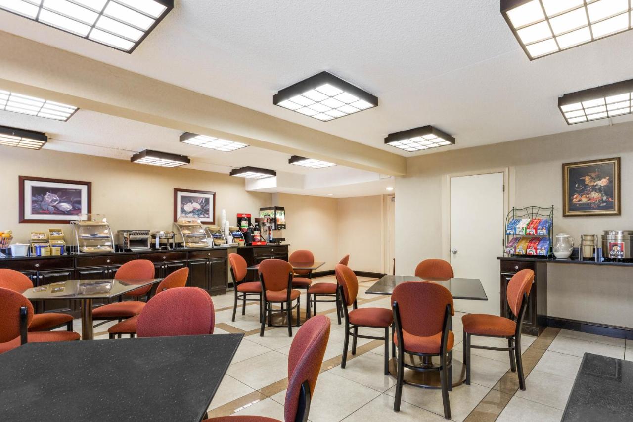 | Days Inn by Wyndham Westminster