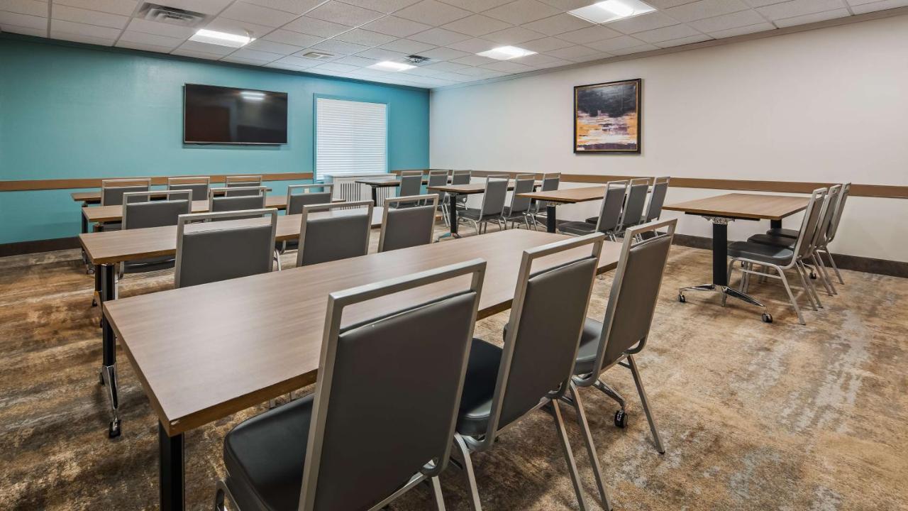 | Best Western Plus Hudson I-94