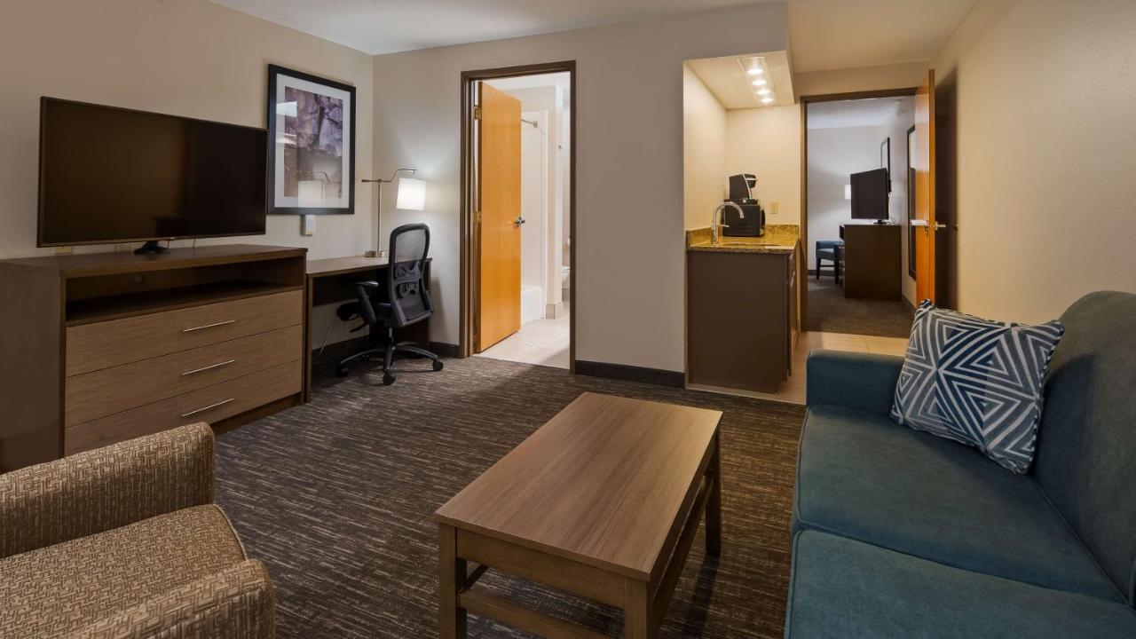 | Best Western Plus Hudson I-94