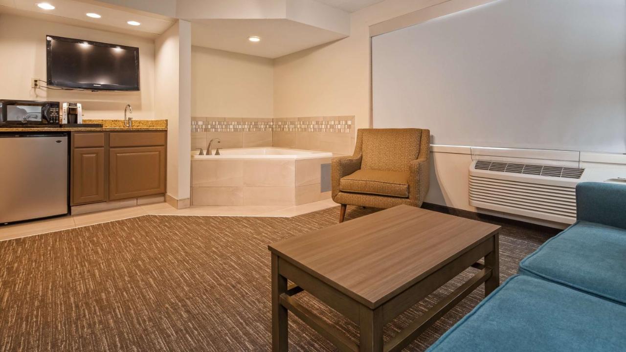 | Best Western Plus Hudson I-94