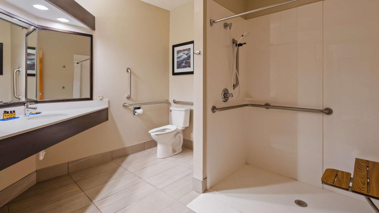 | Best Western Plus Hudson I-94