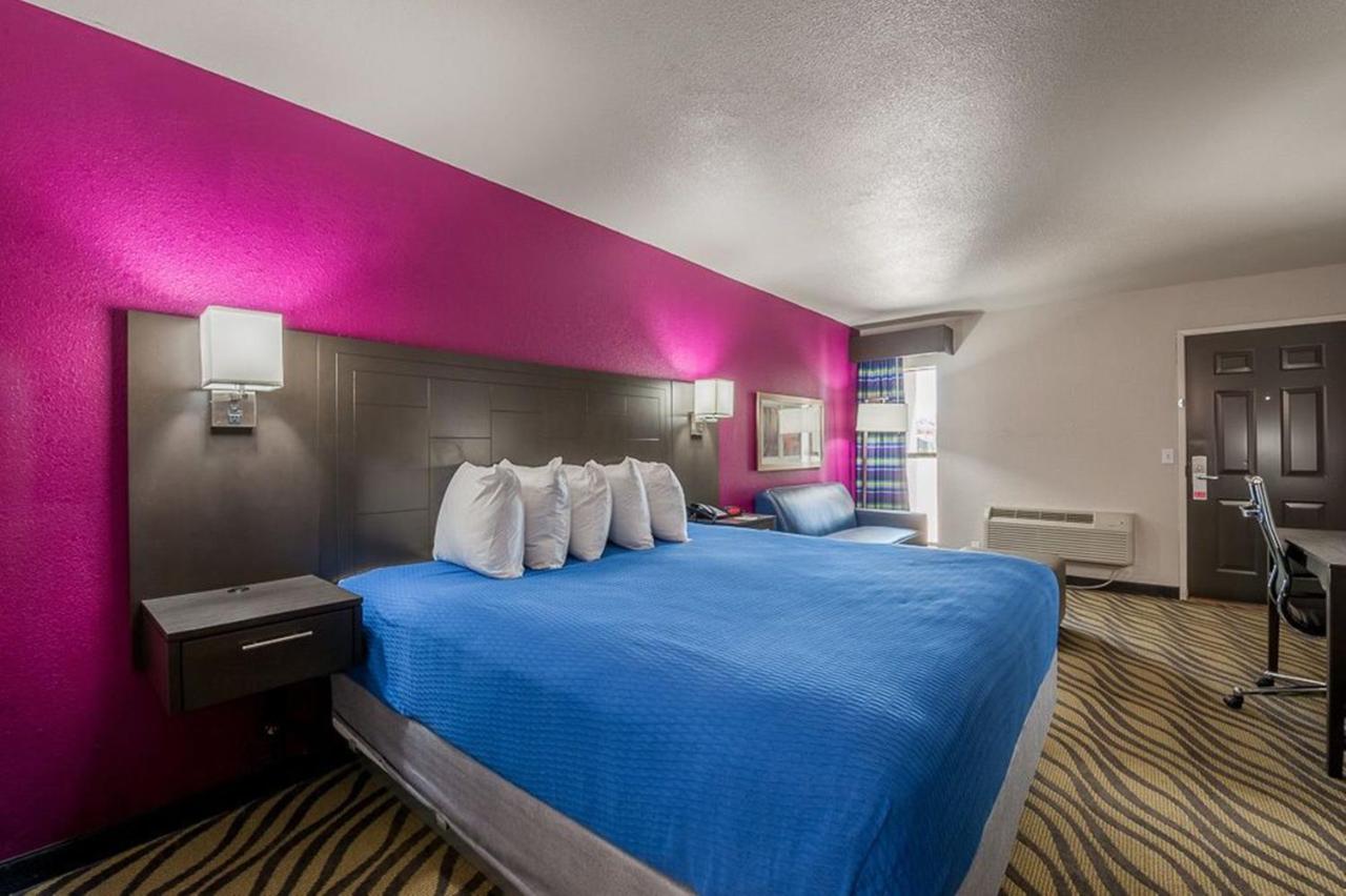  | Stratford House Inn