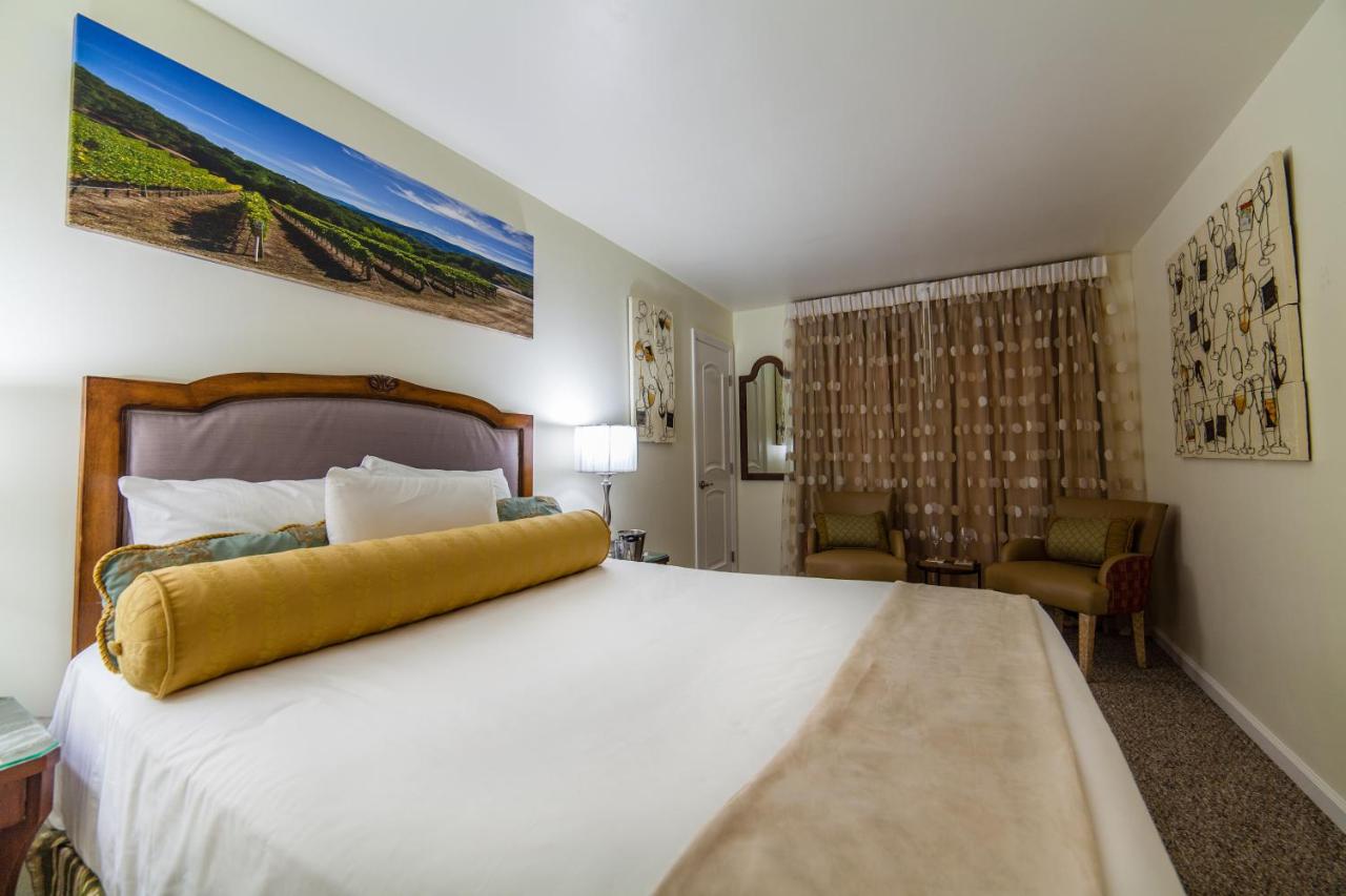  | The Vendange Carmel Inn & Suites