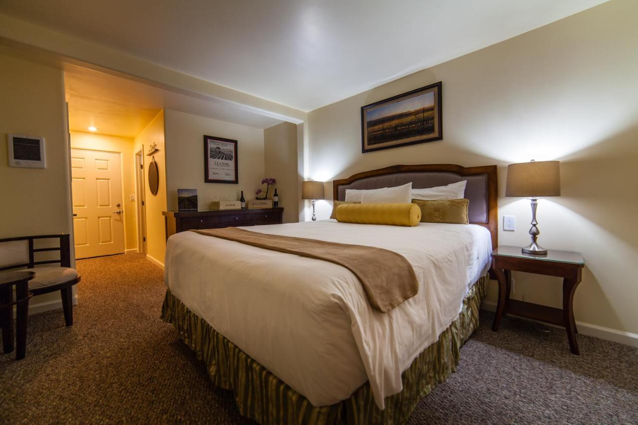  | The Vendange Carmel Inn & Suites