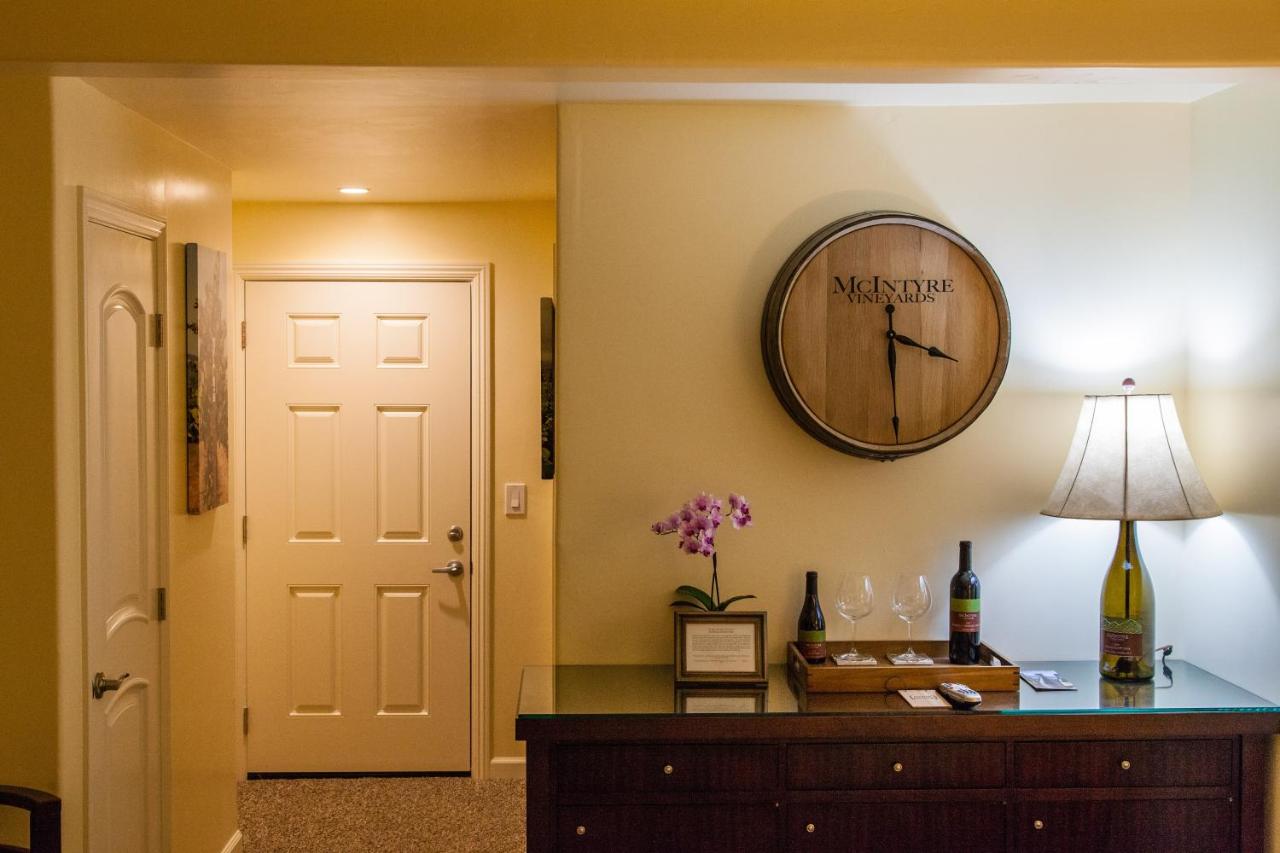  | The Vendange Carmel Inn & Suites