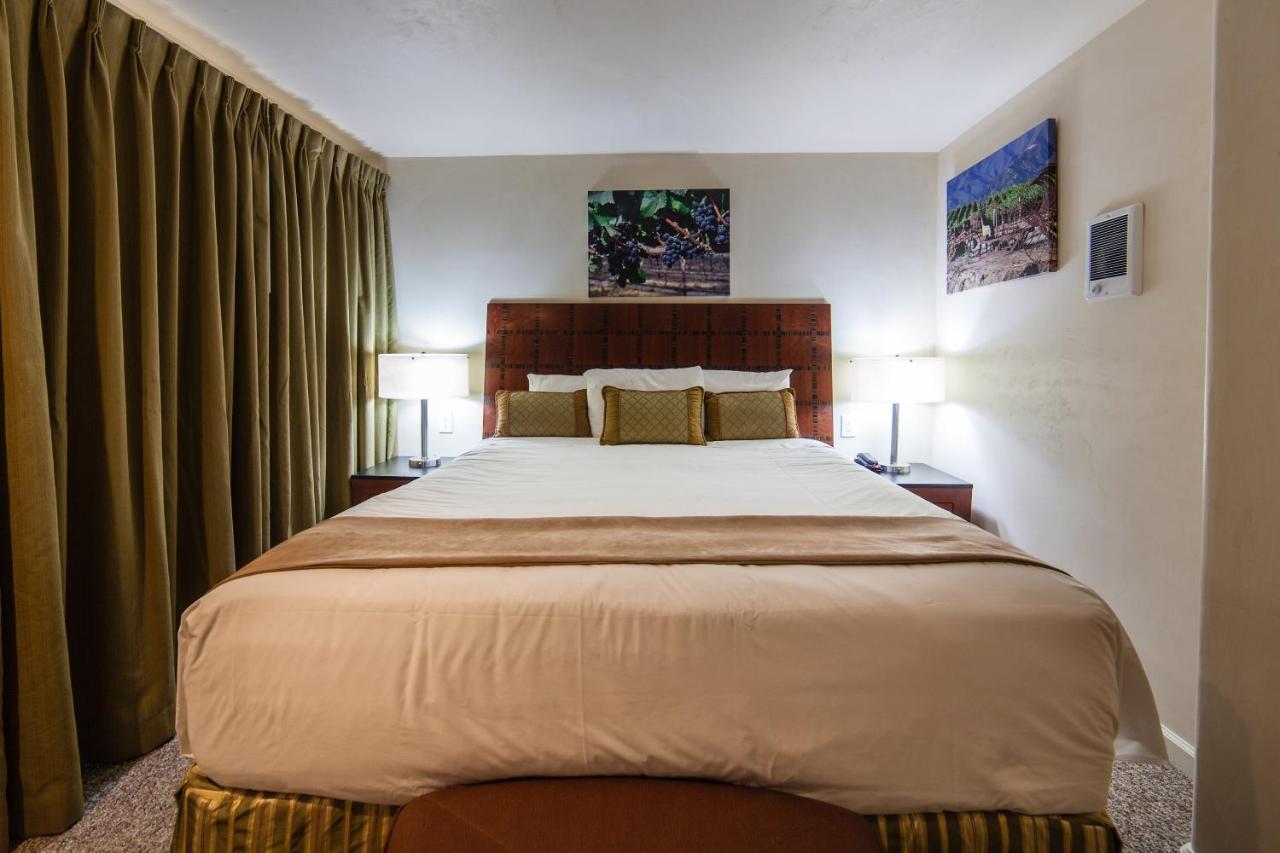  | The Vendange Carmel Inn & Suites