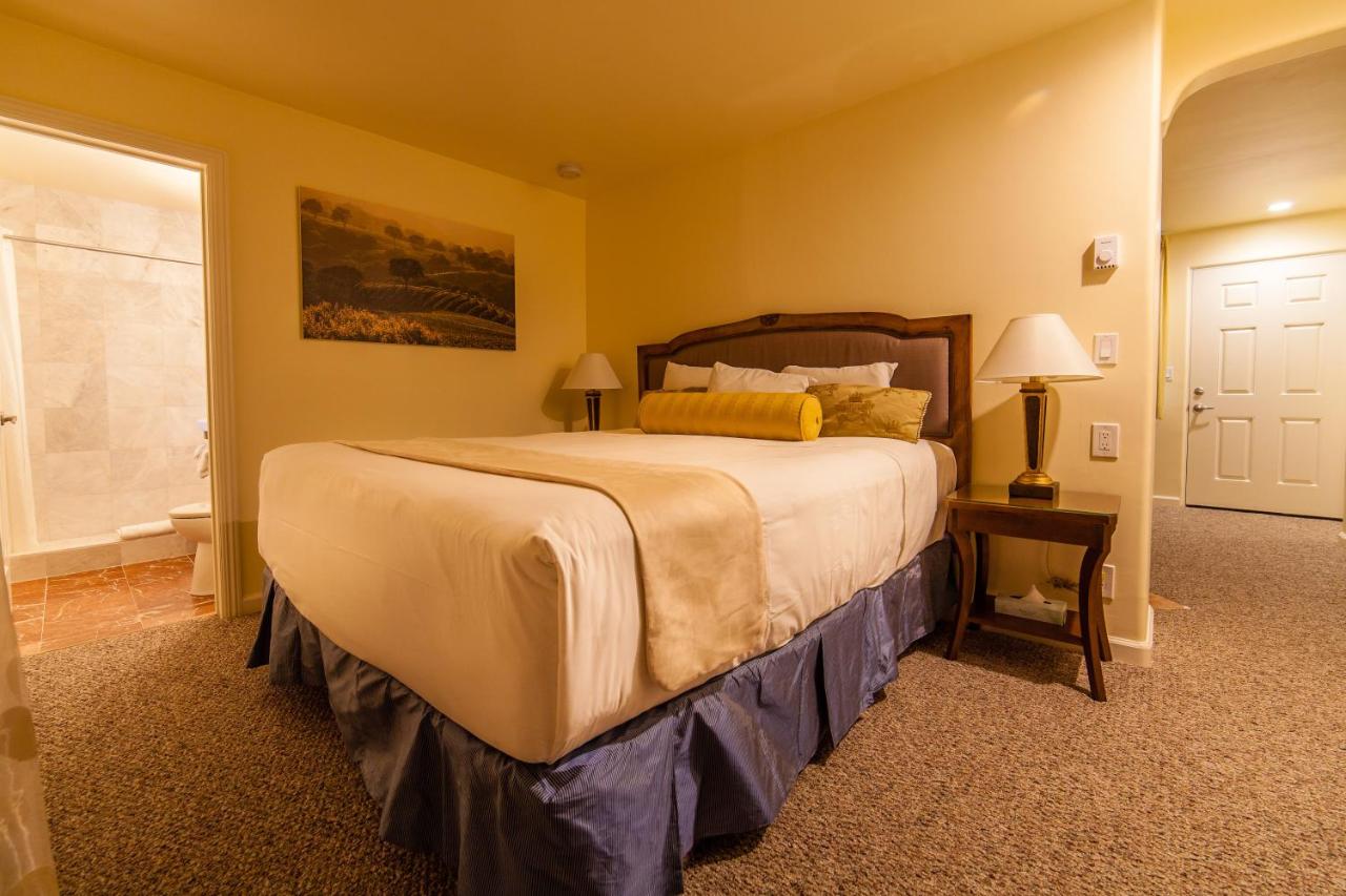  | The Vendange Carmel Inn & Suites