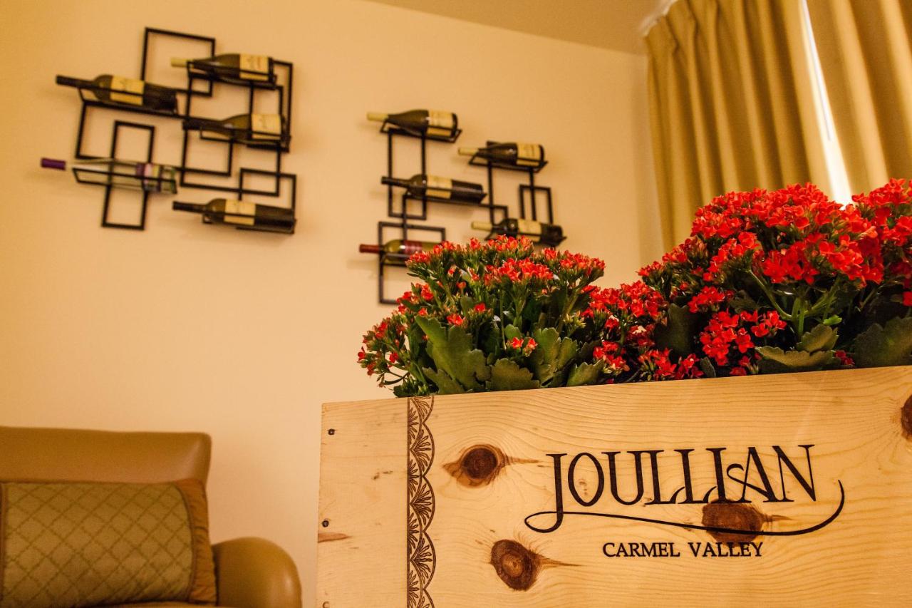  | The Vendange Carmel Inn & Suites