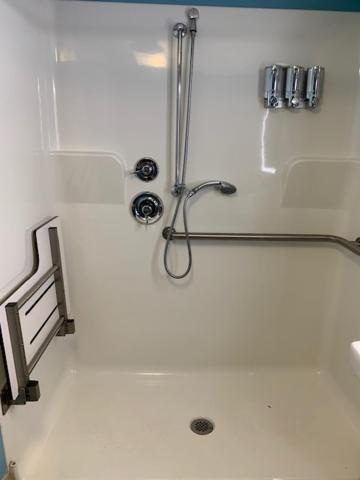 | Airport Waterfront Inn