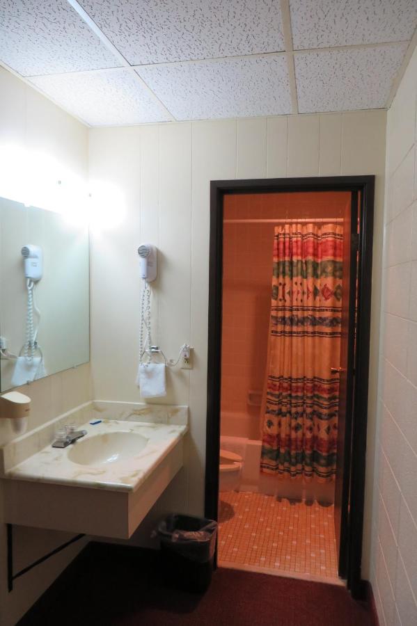 Queen Room with Two Queen Beds at Grand Inn Fargo