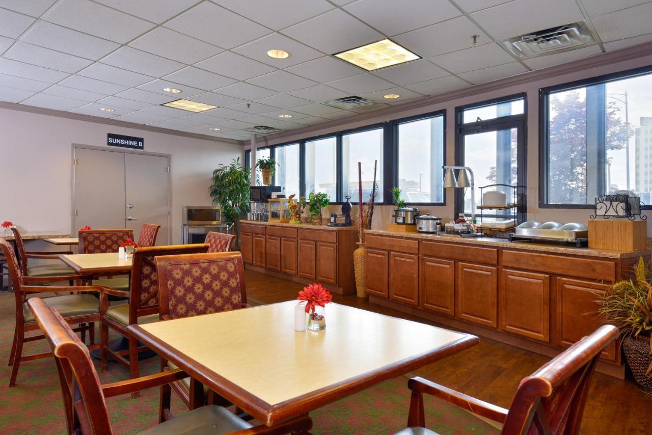  | Lamplighter Inn-South