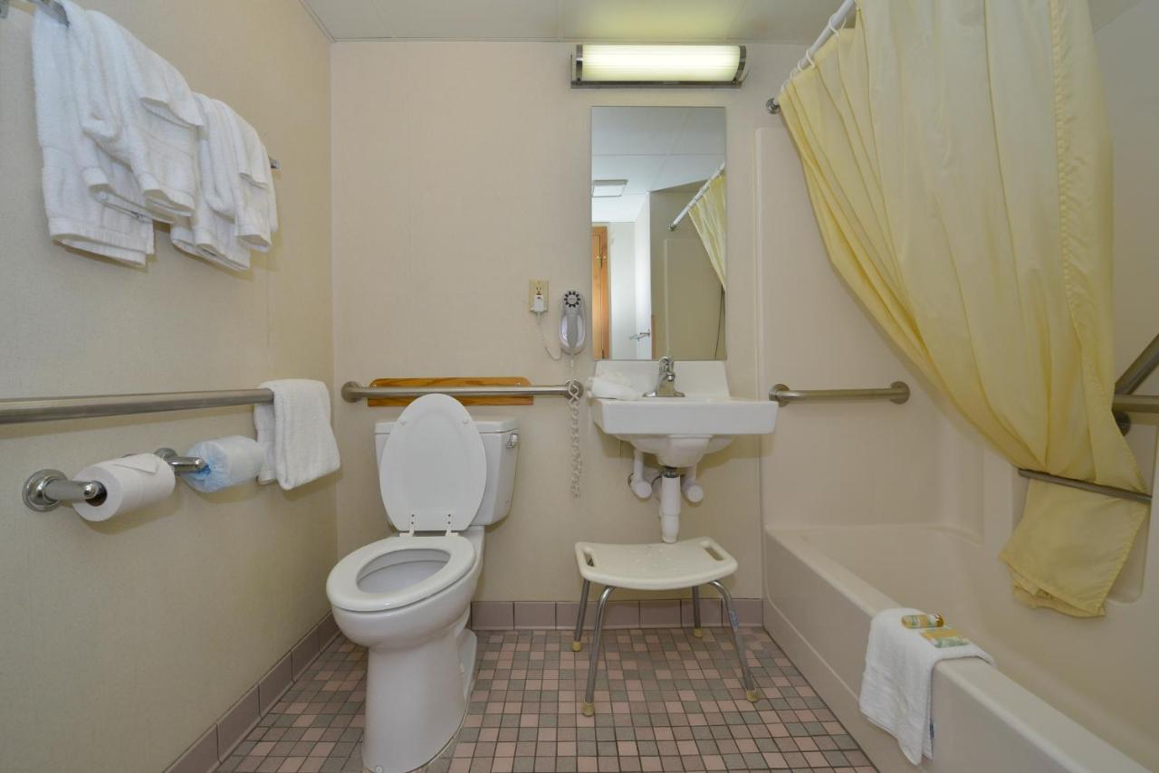  | Lamplighter Inn-South