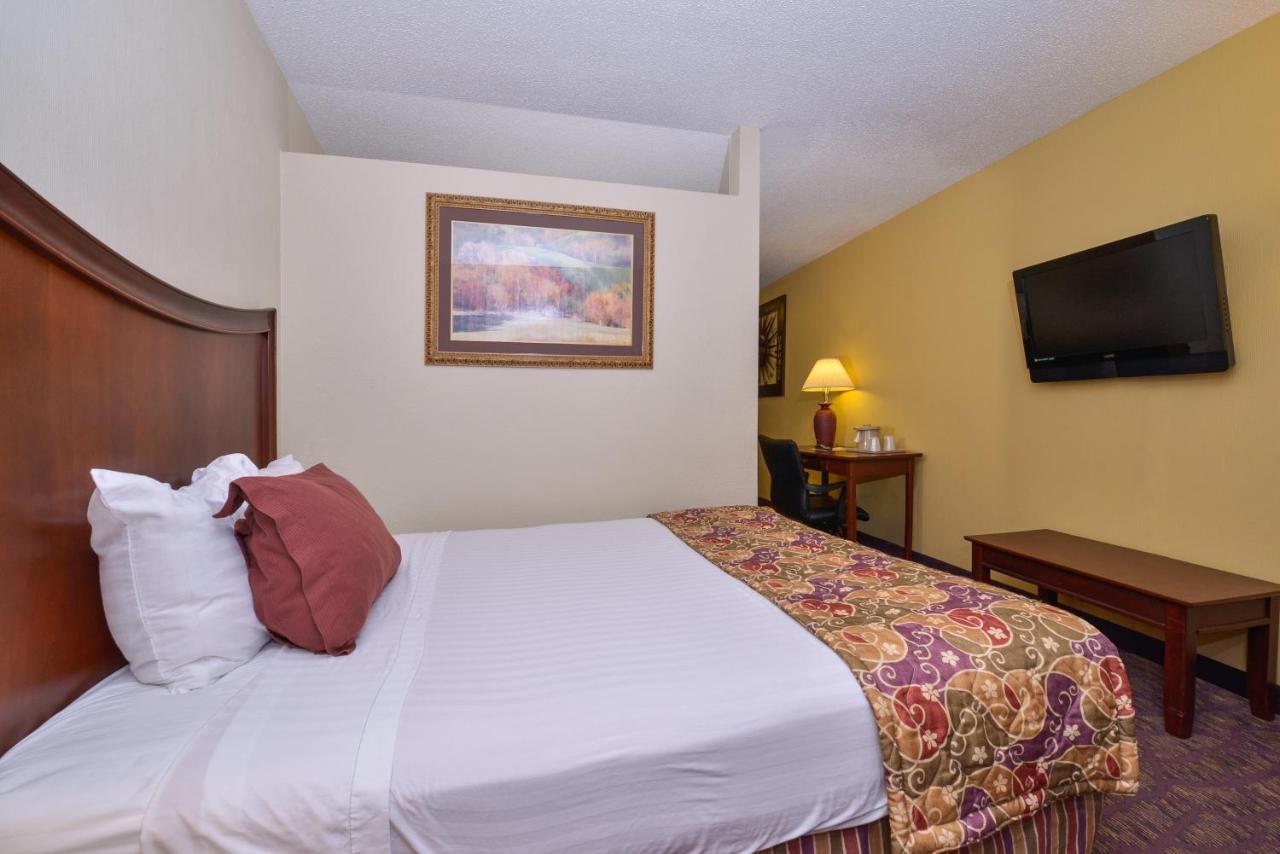  | Lamplighter Inn-South