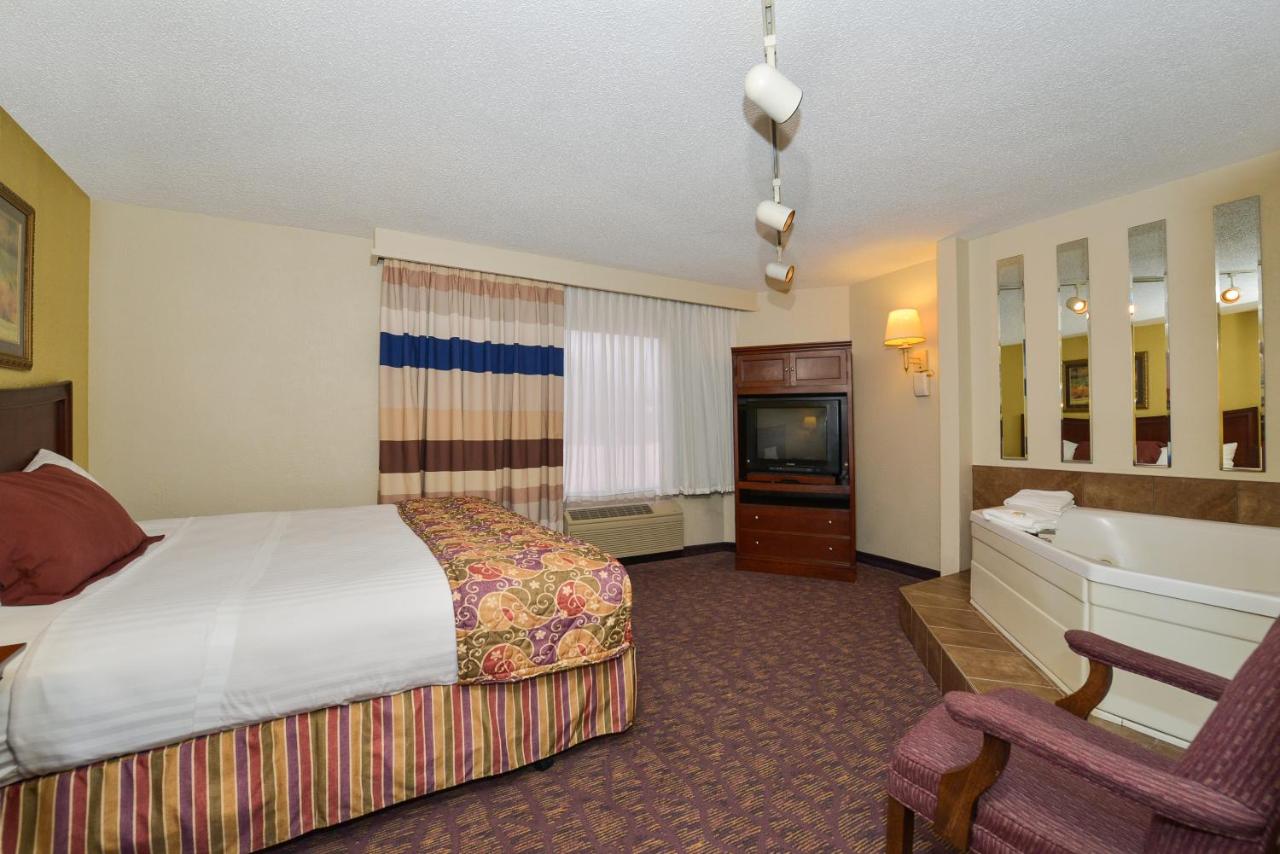  | Lamplighter Inn-South
