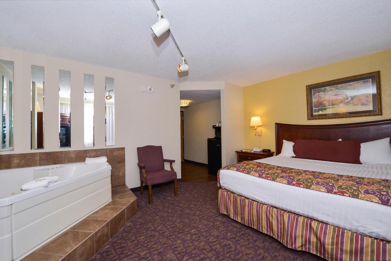  | Lamplighter Inn-South