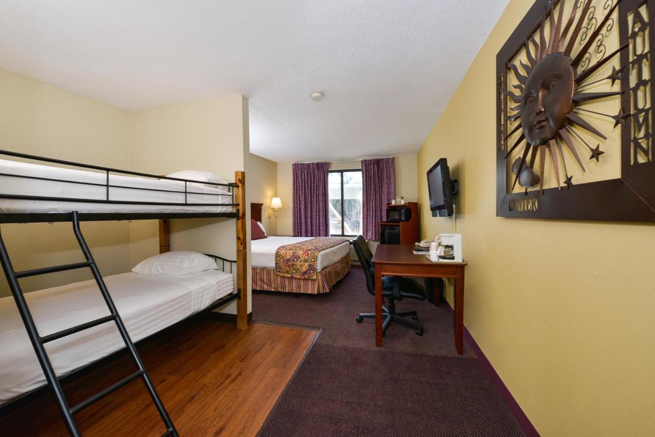  | Lamplighter Inn-South