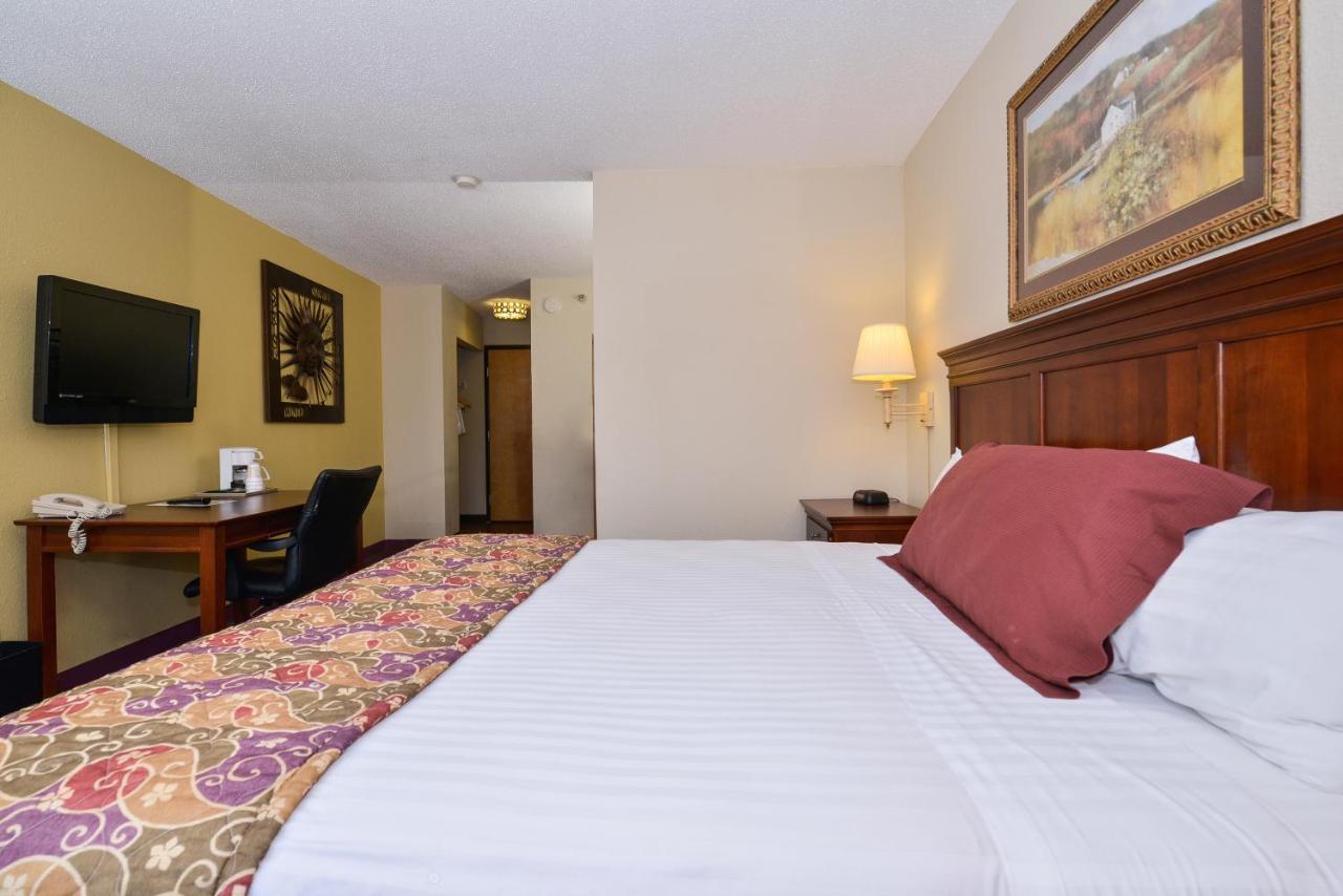  | Lamplighter Inn-South